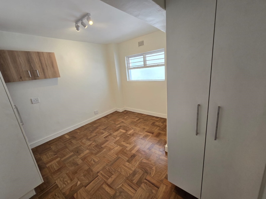 To Let 2 Bedroom Property for Rent in Sea Point Western Cape